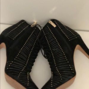 24 Hr. SALE✅Vince Camuto Megara Studded Boots